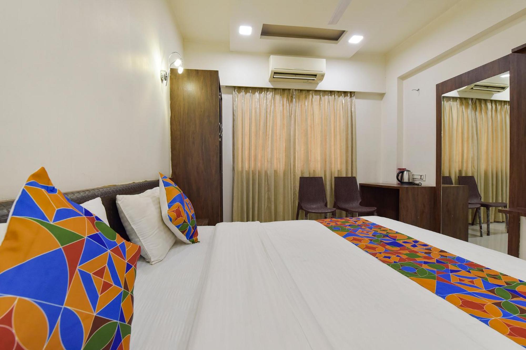 Fabhotel A1 Plaza Ahmedabad Eksteriør billede